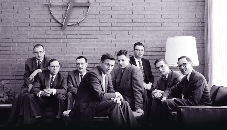 Foto dos 8 empreendedores da Fairchild Semiconductor, primeira startup da história.